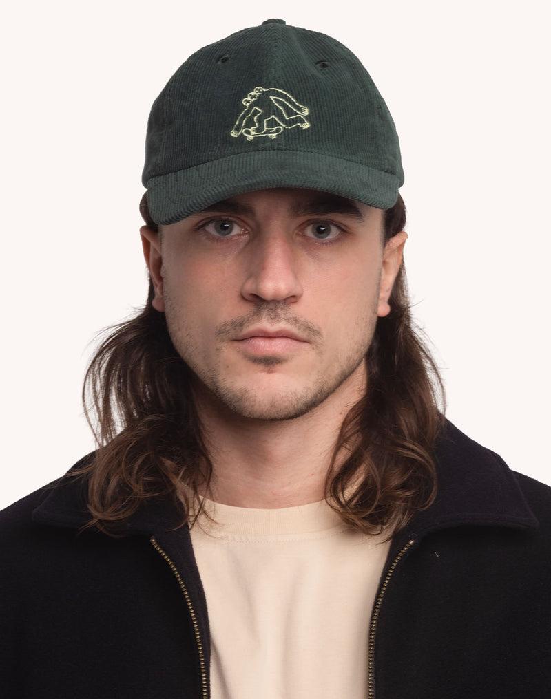 OLOW Cruising Six Panel Cap Lärchengrün – Vorderansicht am Herrenmodel
